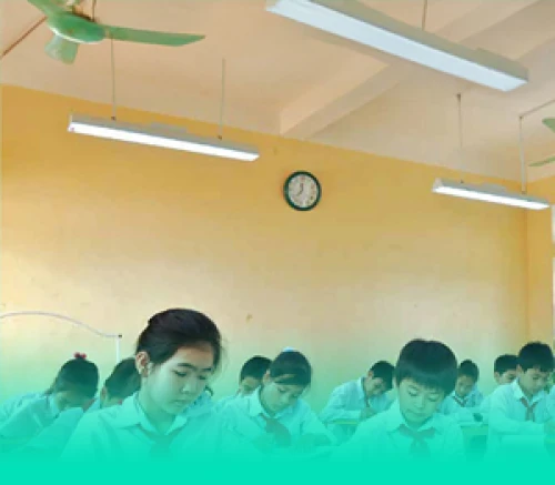 Đèn chiếu sáng lớp học